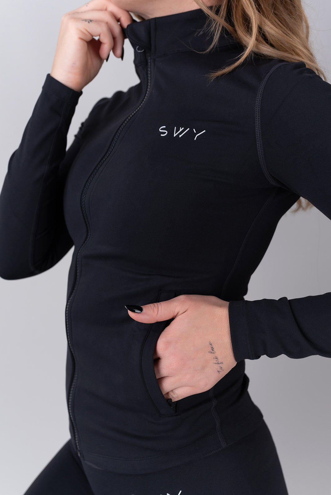 SoftLux Majica Z Zadrgo