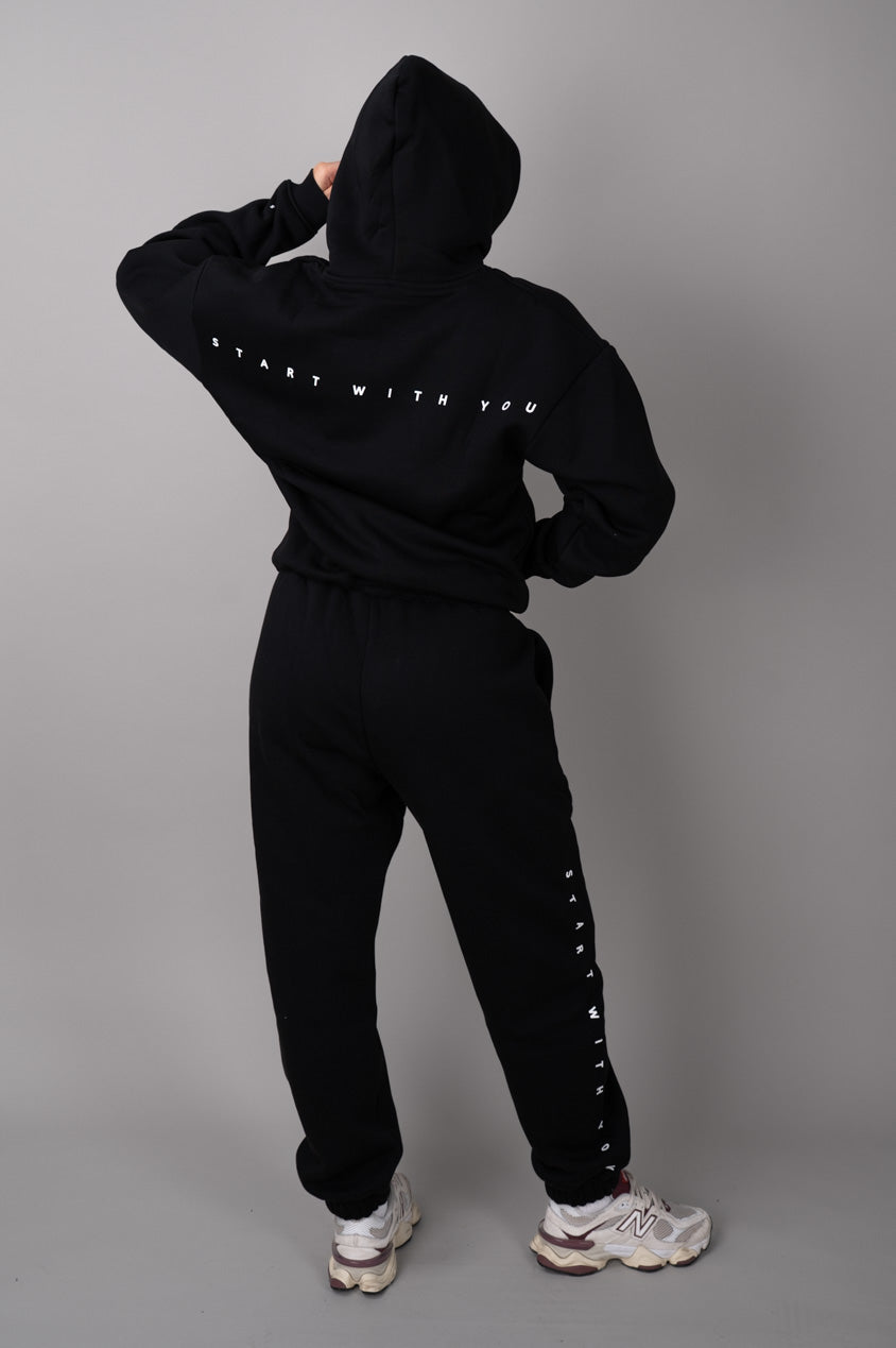 EASE Hoodie Črn