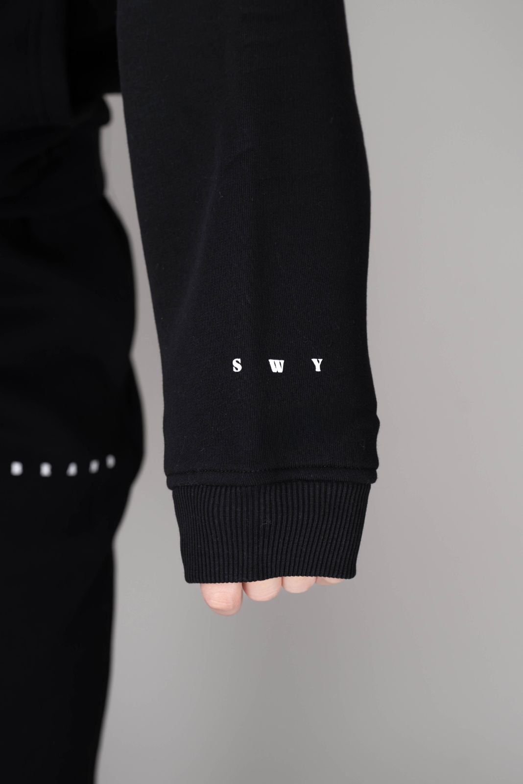 EASE Hoodie Črn