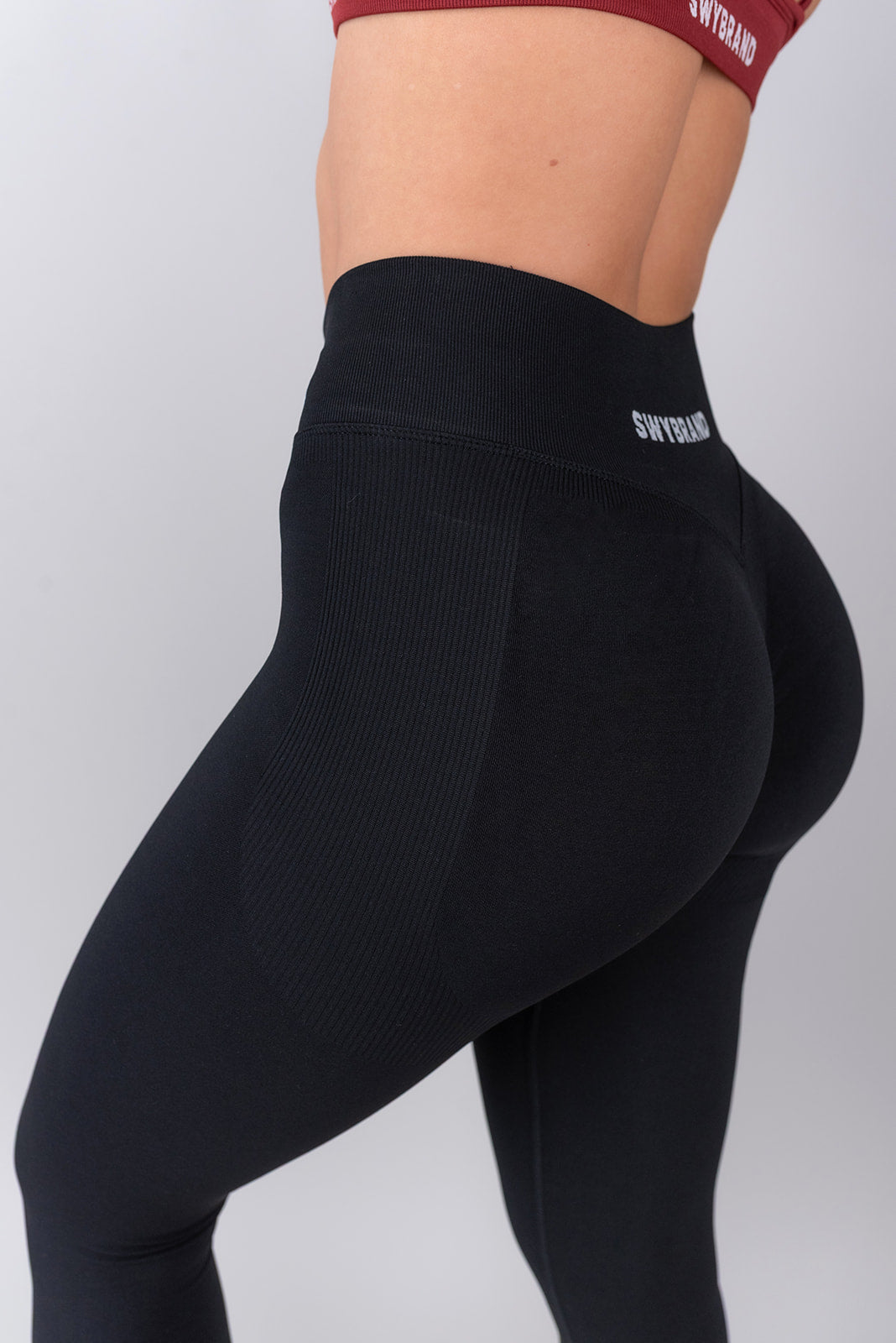 Swy Brand Statement pajkice v črni barvi, rebrast detajl close up
