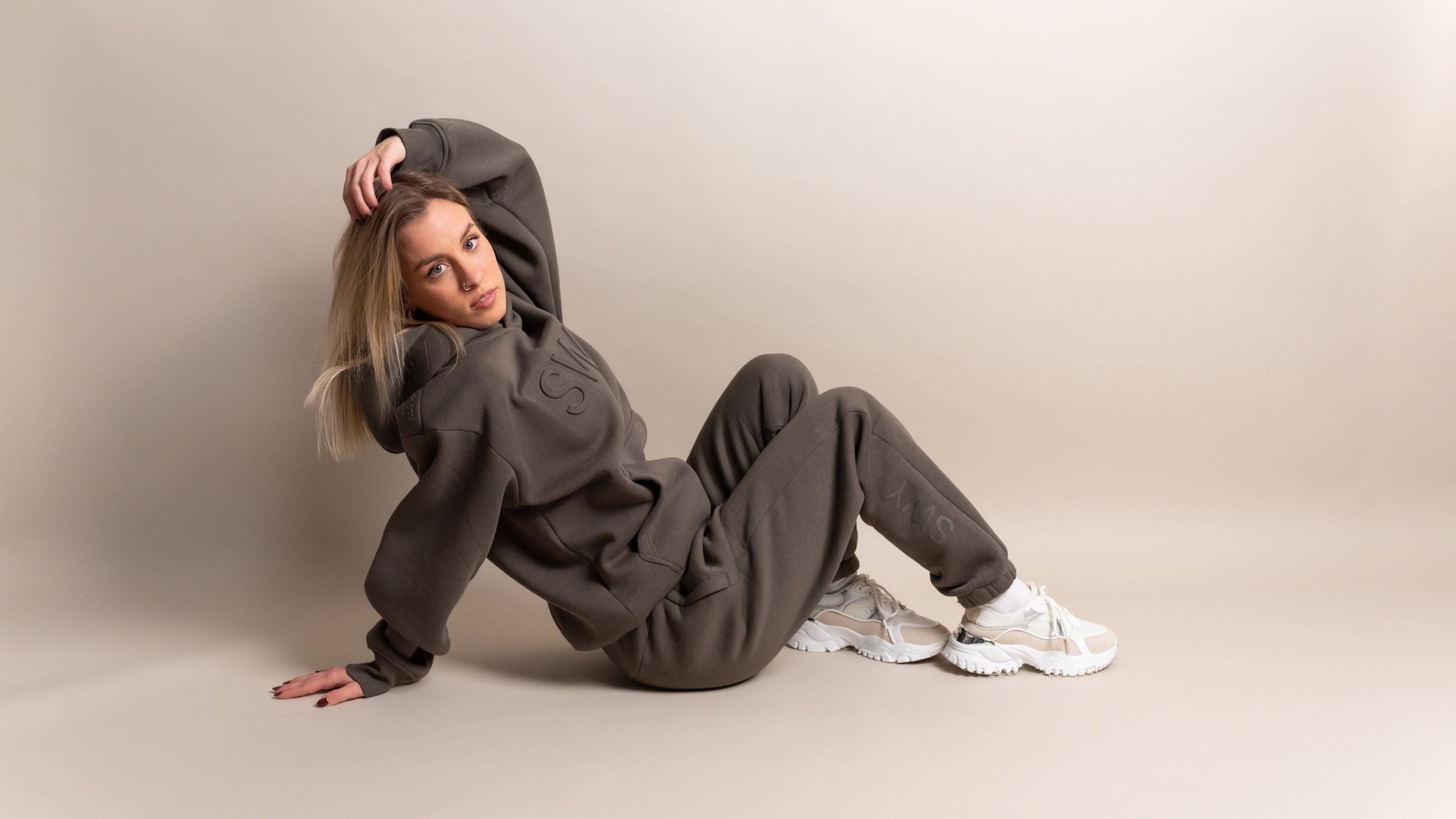 Highly requested swy tracksuits are made and designed in the EU. The Turkish cotton offers an outstanding comfy and warm feeling