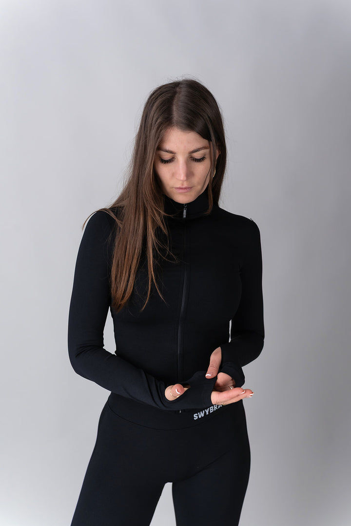 Swy Brand Statement Long Slevee v črni barvi, odprtina za palec 